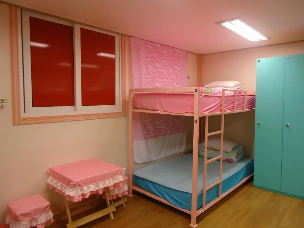 Crystal Guesthouse 부산광역시 0*,